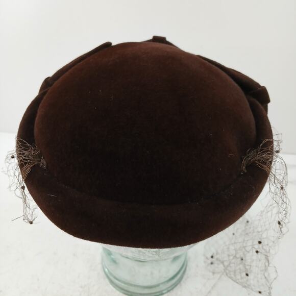 Vintage Women’s Brown Hats Lot of 2 Veiled Fascinator Velvet Pillbox Mid Century